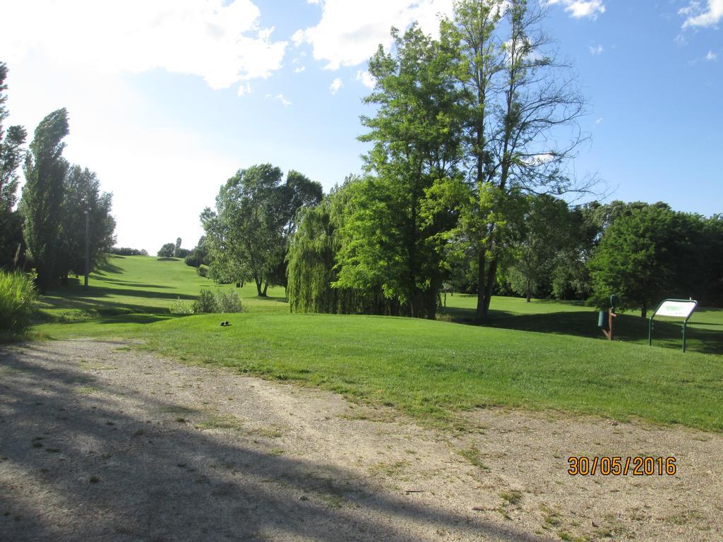 Agriturismo Il Pettirosso Forlì Exterior foto